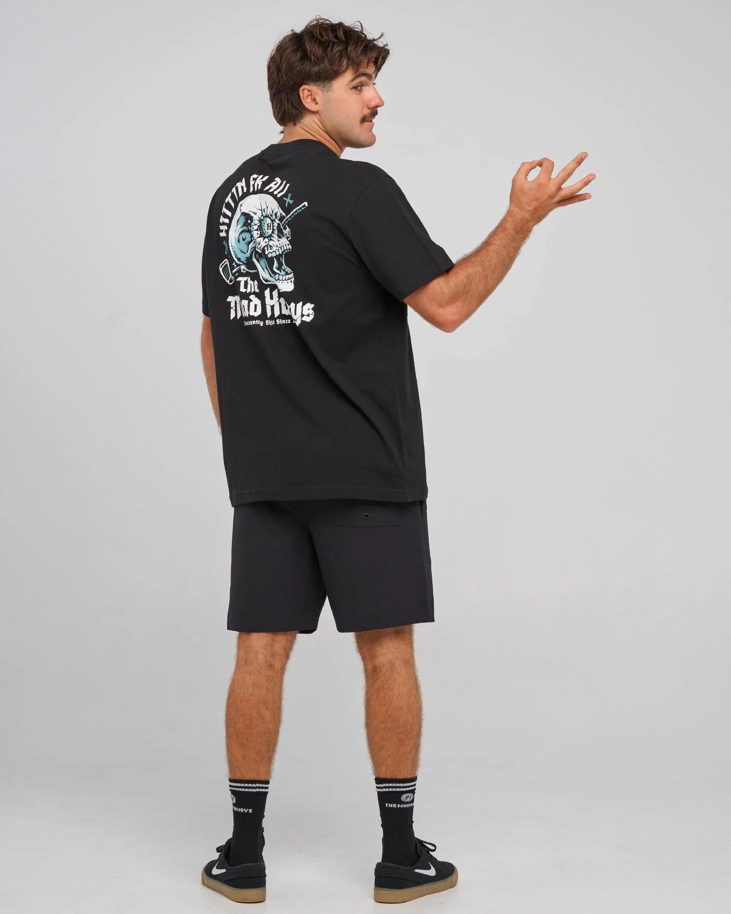 THE MAD HUEYS HITTIN FK ALL SS TEE – BLACK