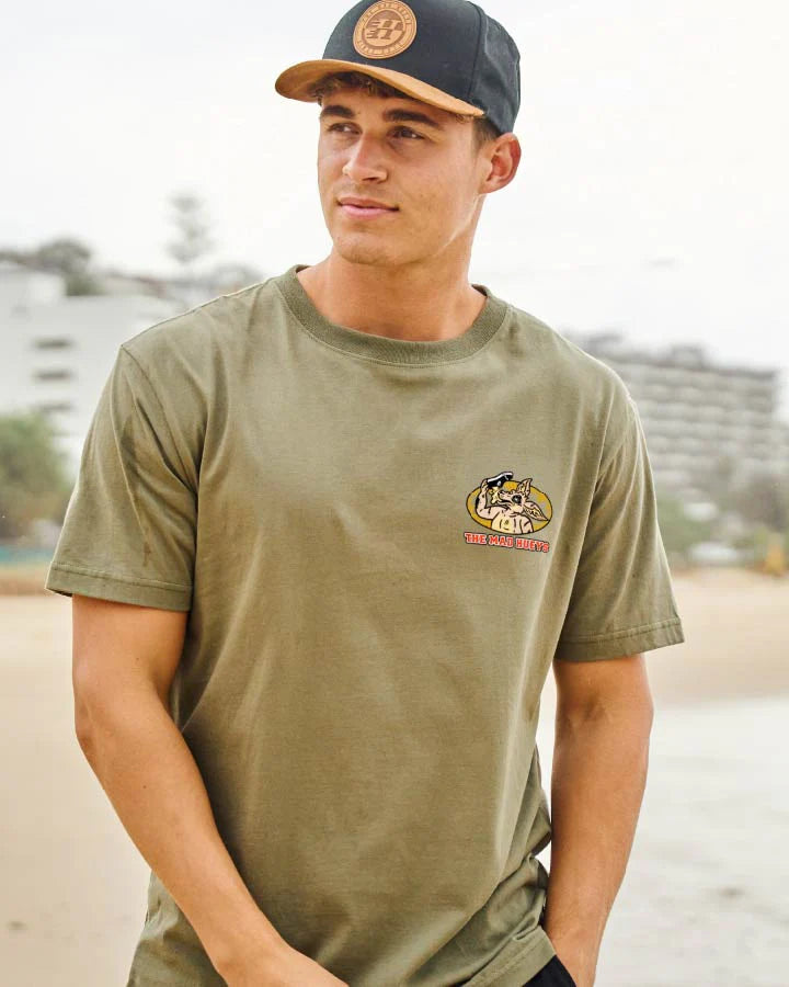 THE MAD HUEYS LESS BLUEYS T-SHIRT – OLIVE
