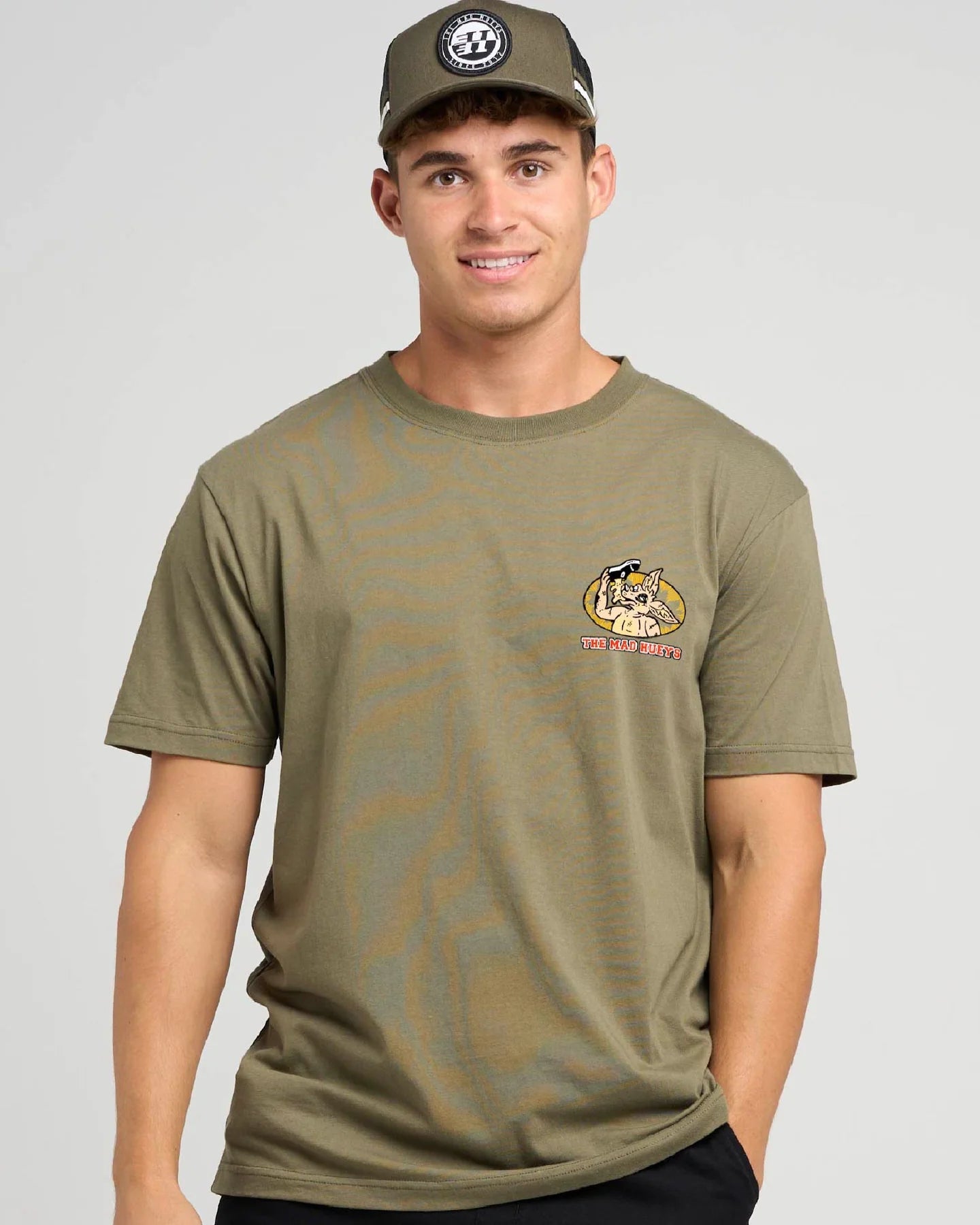 THE MAD HUEYS LESS BLUEYS T-SHIRT – OLIVE