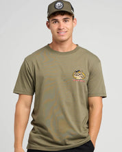 THE MAD HUEYS LESS BLUEYS T-SHIRT – OLIVE