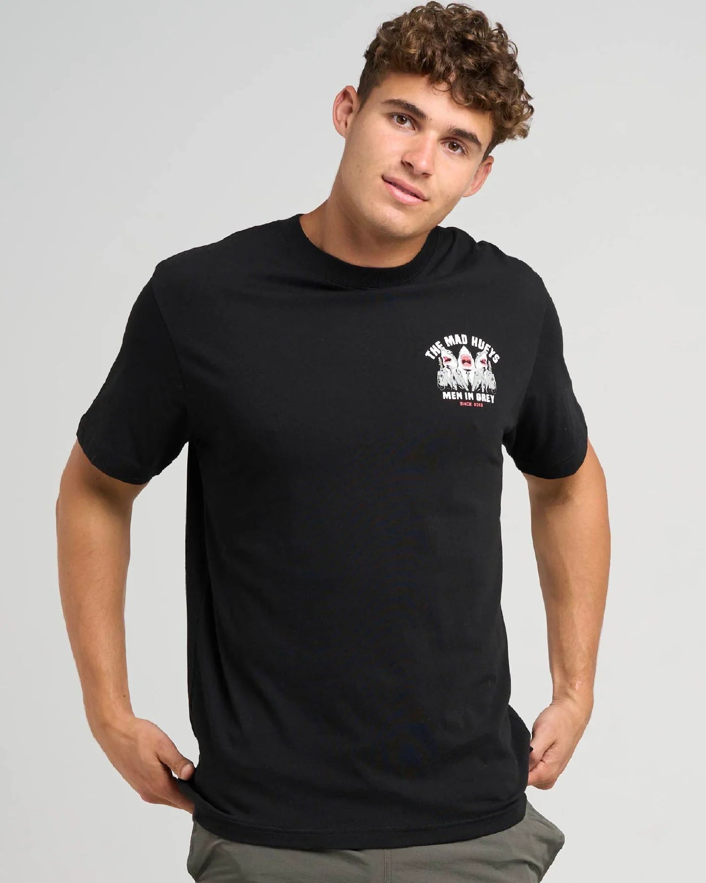 THE MAD HUEYS MEN IN GREY T-SHIRT – BLACK