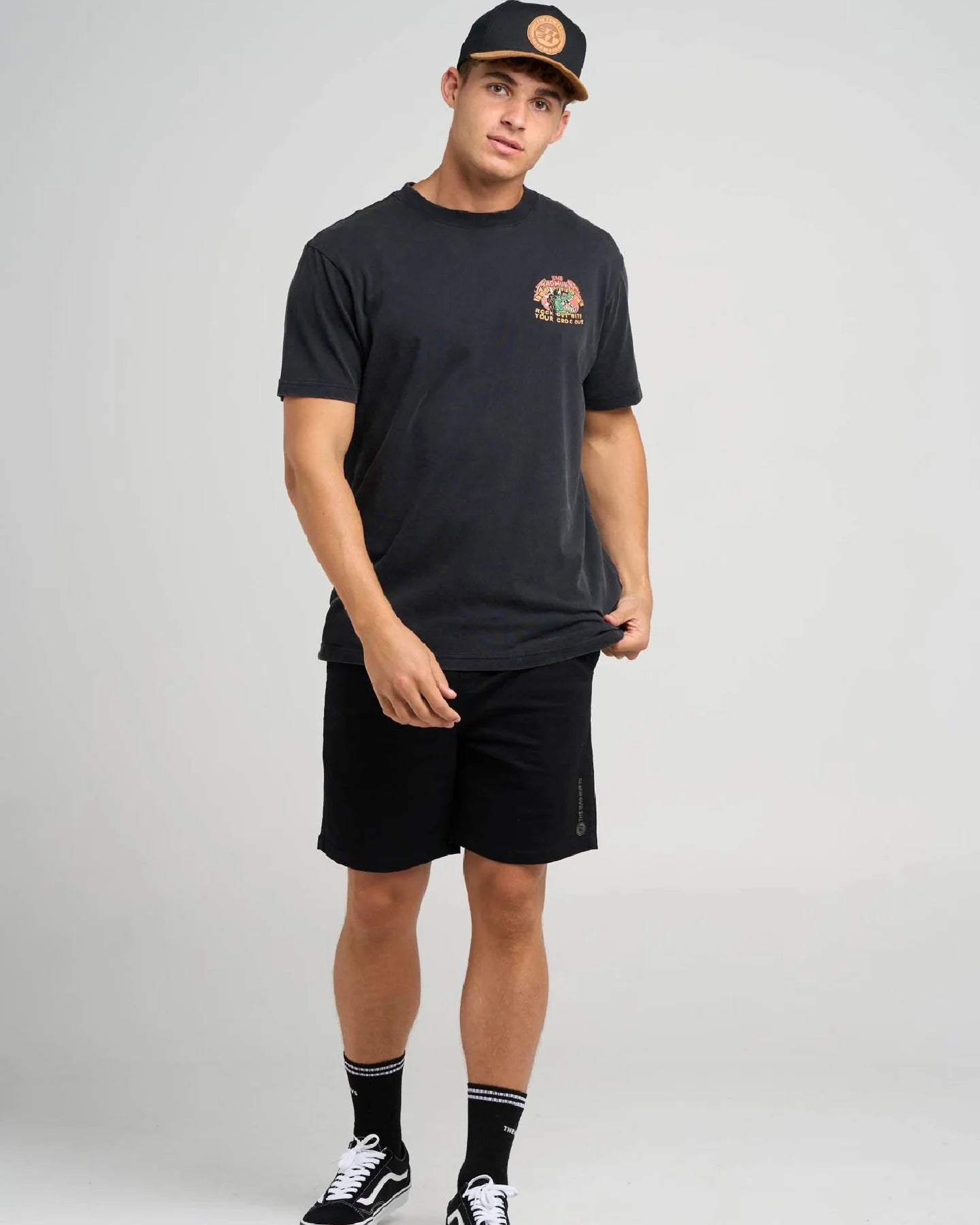 THE MAD HUEYS ROCK OUT T-SHIRT – WASHED BLACK