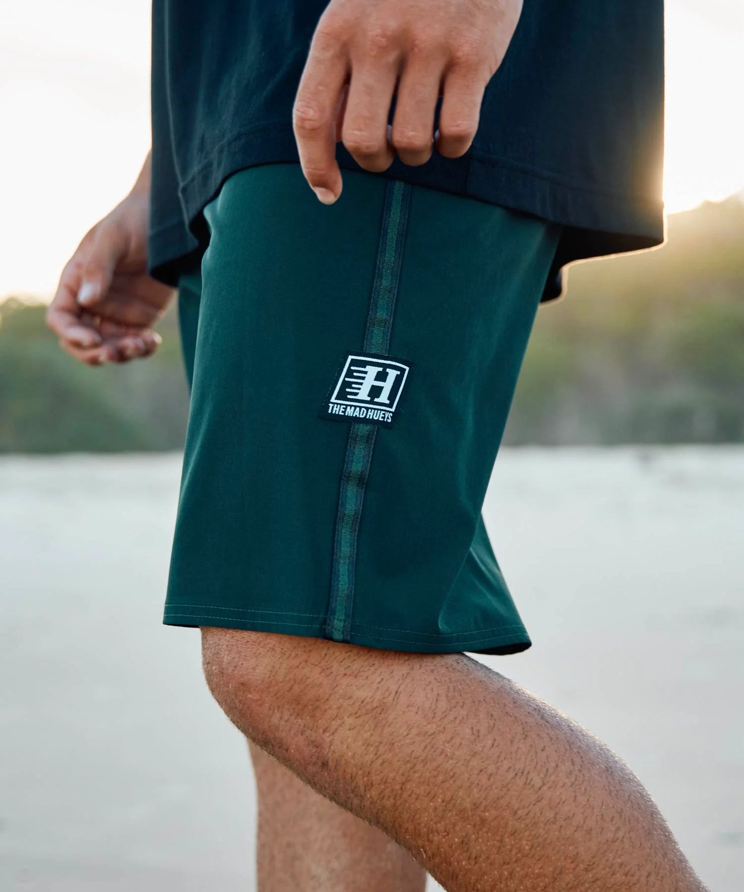 the-mad-hueys-send-it-18-boardshort-pine-green.webp