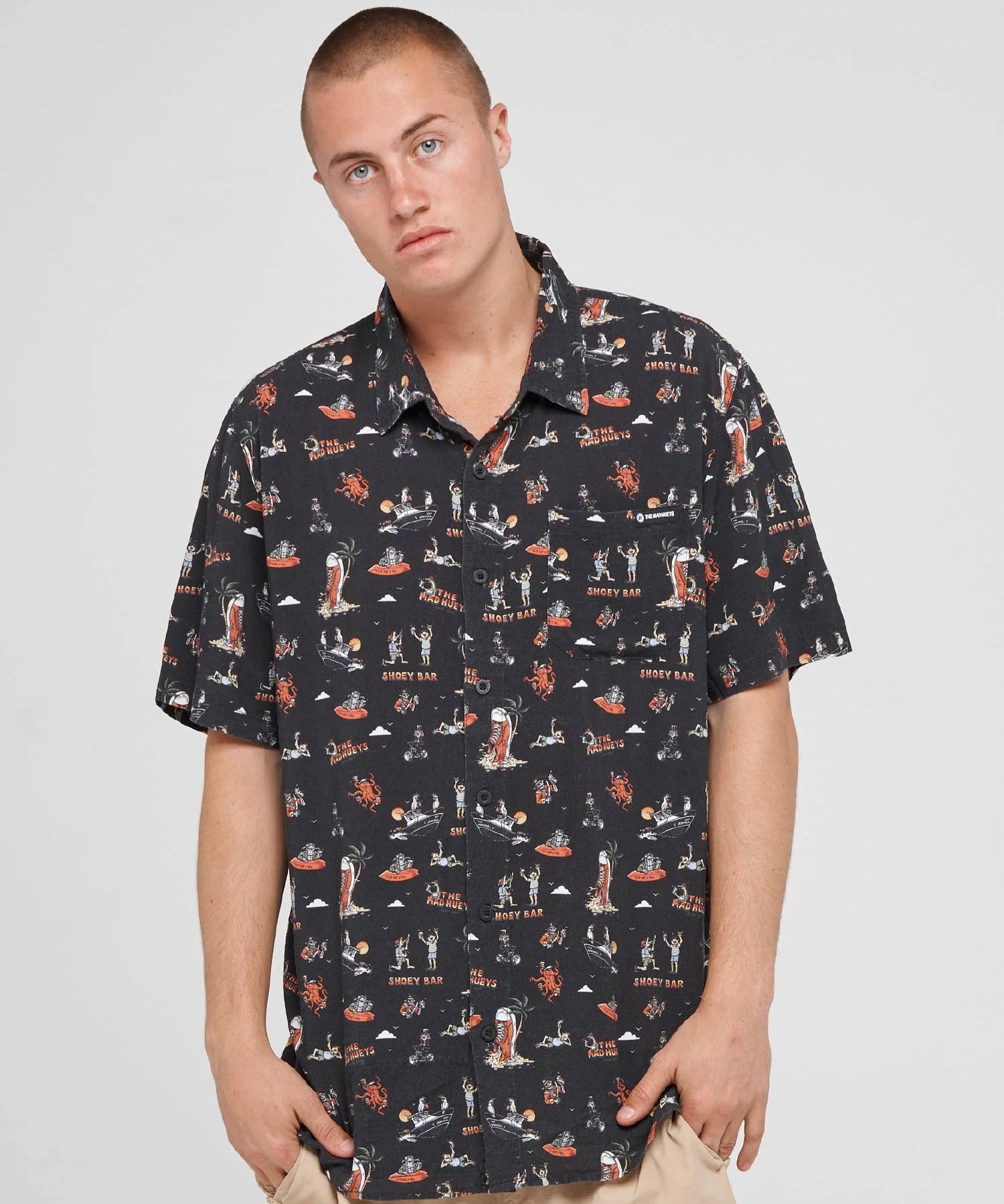the-mad-hueys-shoey-bar-ss-woven-shirt-vintage-black.webp