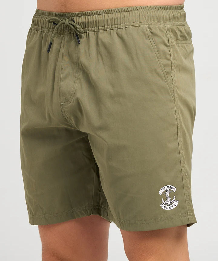 the-mad-hueys-skull-anchor-18-volley-short-olive.webp