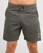THE MAD HUEYS SKULL ANCHOR MENS 18 INCH VOLLEY SHORT ELASTIC WAIST SURF CHARCOAL
