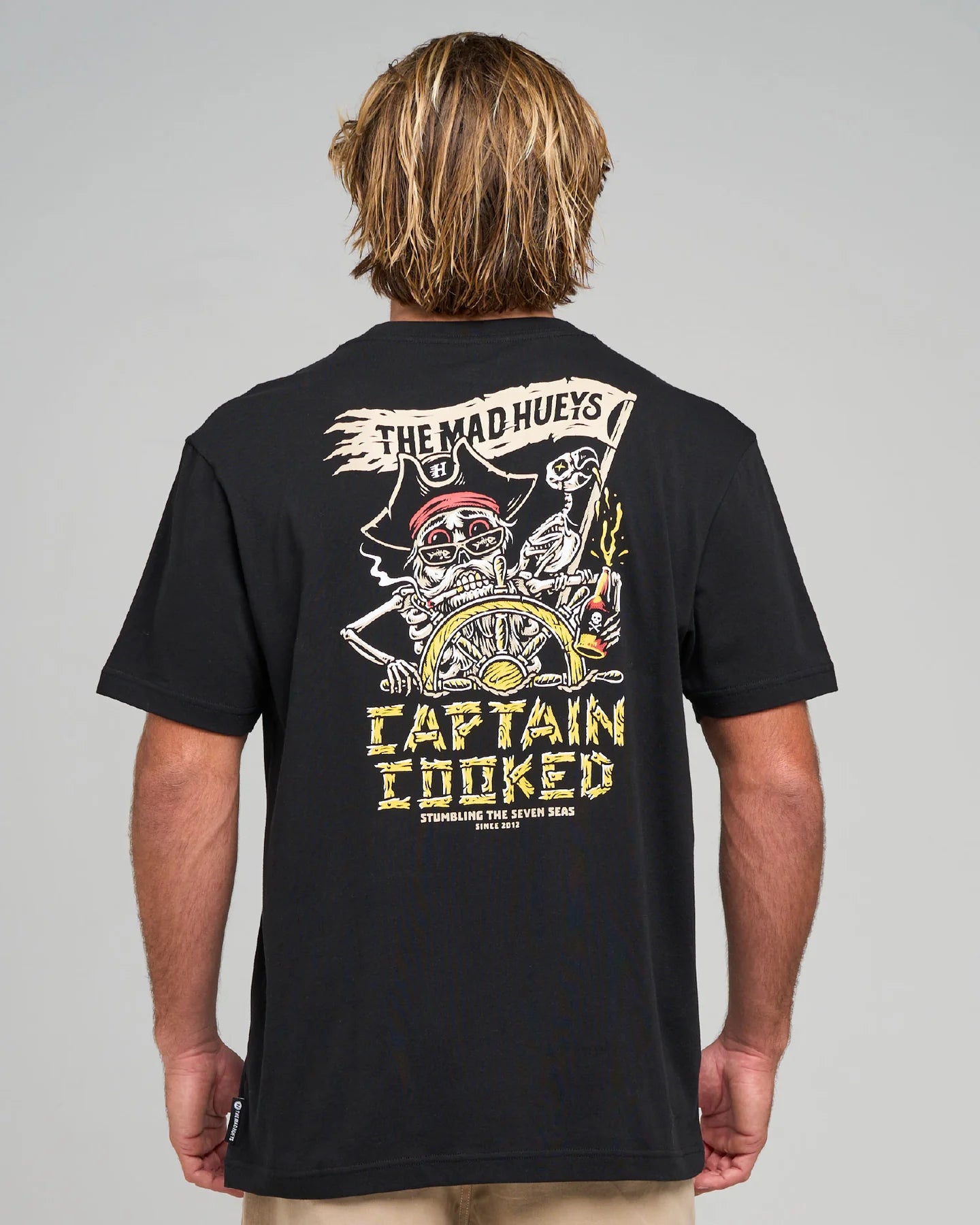 THE MAD HUEYS STUMBLING CAPTAIN COOKED SS TEE MENS GRAPHIC TSHIRT BLACK