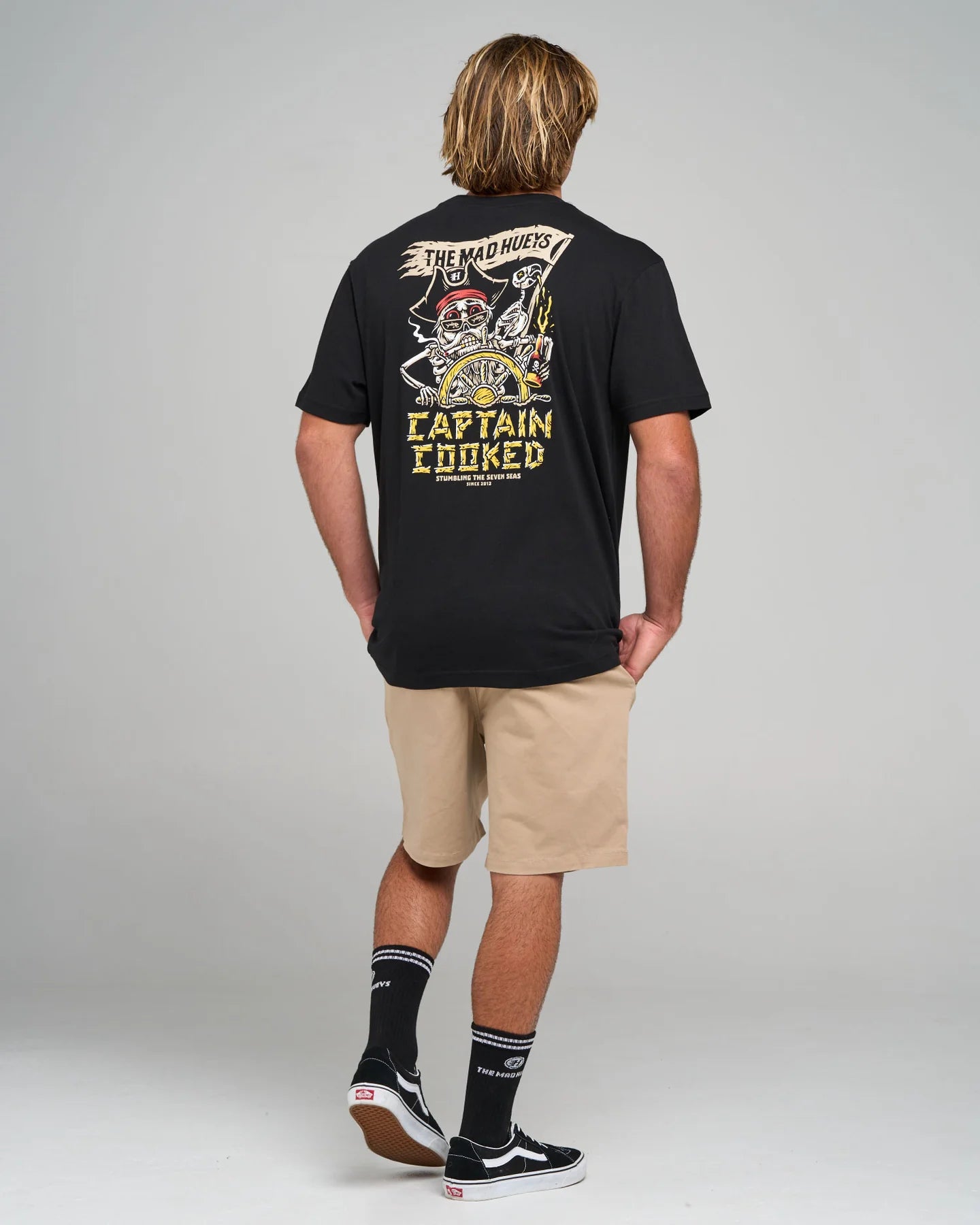THE MAD HUEYS STUMBLING CAPTAIN COOKED SS TEE MENS GRAPHIC TSHIRT BLACK