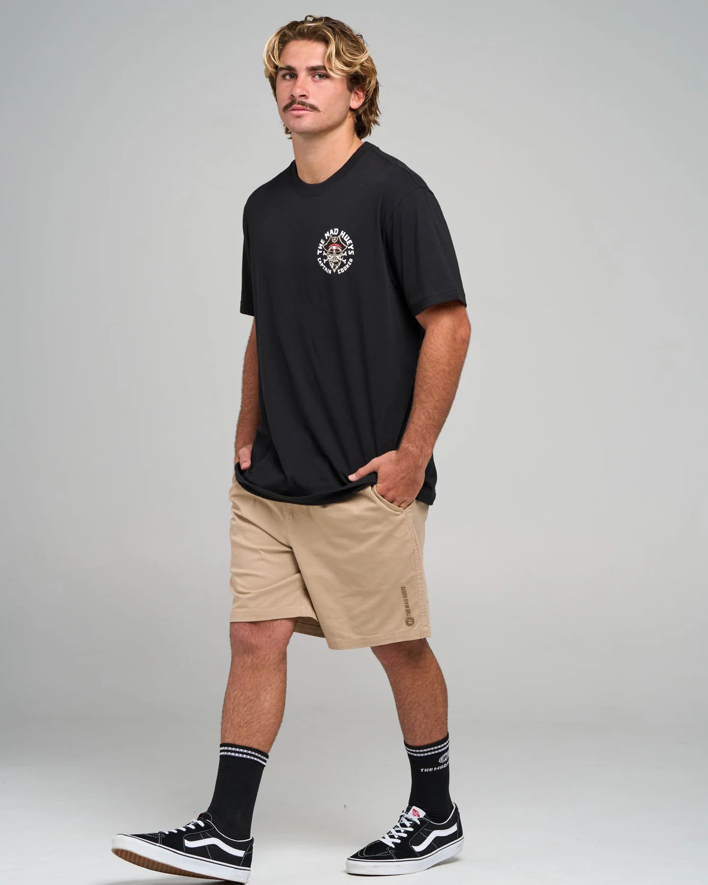 THE MAD HUEYS STUMBLING CAPTAIN COOKED SS TEE MENS GRAPHIC TSHIRT BLACK