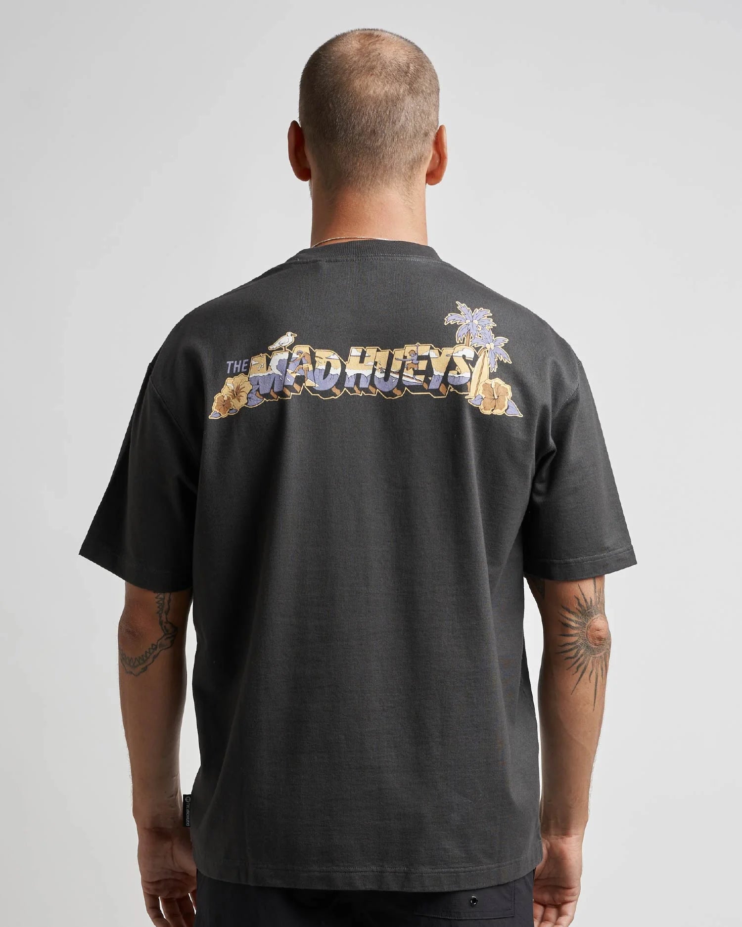 THE MAD HUEYS SURFING HUEYS OVERSIZED SS TEE – VINTAGE BLACK