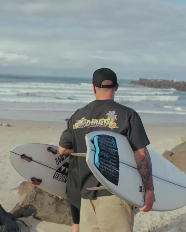 THE MAD HUEYS SURFING HUEYS OVERSIZED SS TEE – VINTAGE BLACK