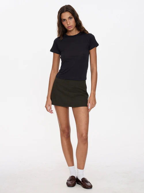 LOST CONTROL MID RISE SKORT